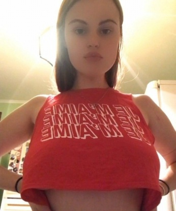 Алиса, 1998 лет, 4 размер груди